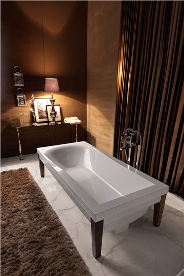 vasca con gambe in frassino scuro cod 3950, lavabo con coppia gambe e mobile pannello con estraibile in hemlock cod 2